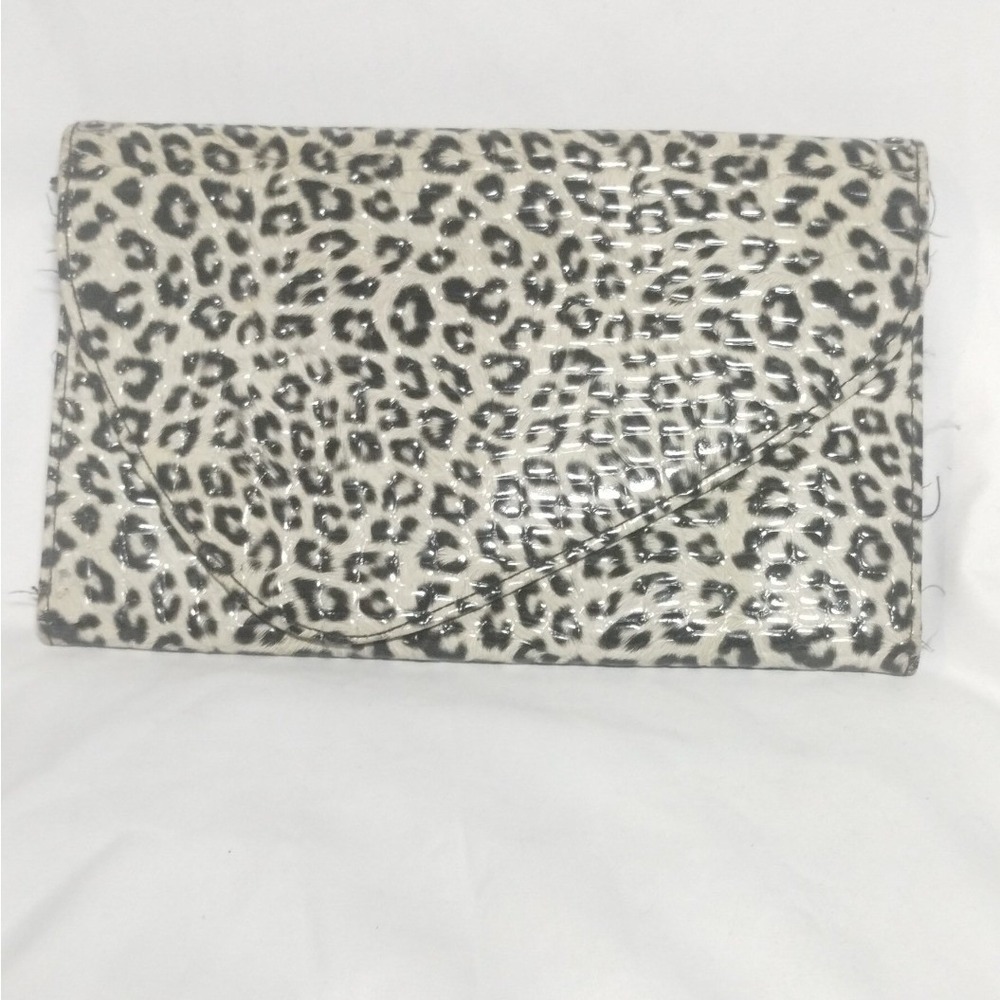 Leopard Print Envelope Clutch Wallet‎ White Black Faux Leather Magnetic Snap
